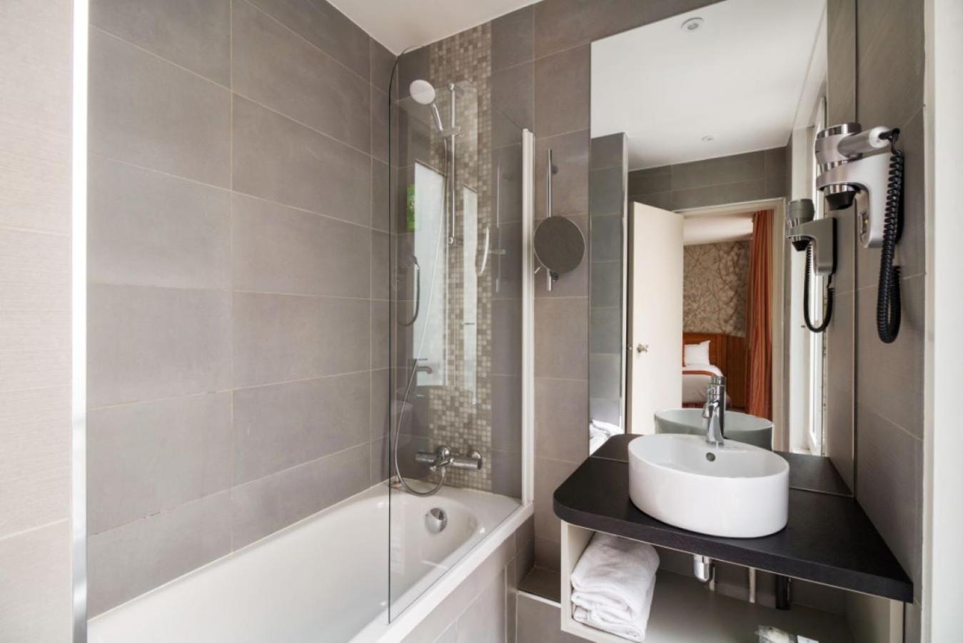 Chambre Triple (3 Adultes)